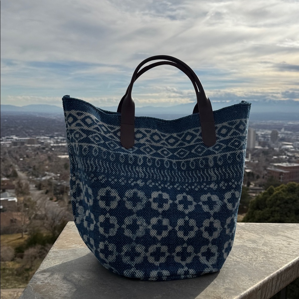 Indio dyed “Kumba Tote”. Large shopping, picnic or beach bag. New with tags! - Picture 3 of 12